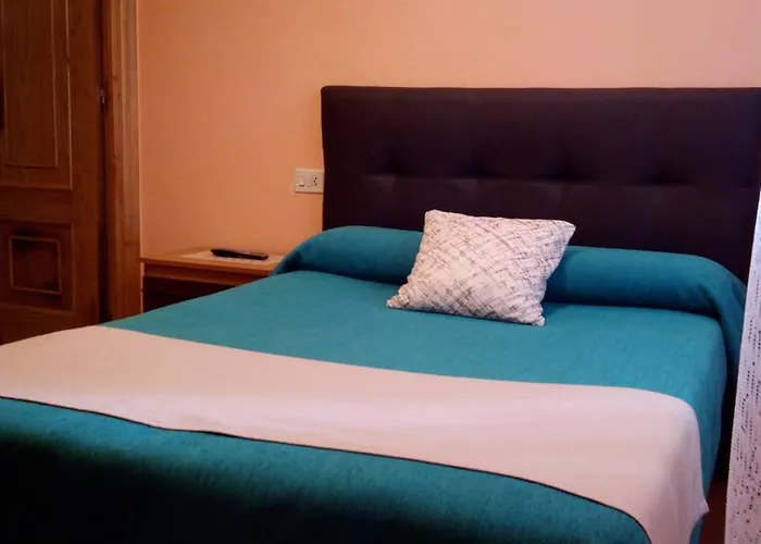 Las Palmeras בית הארחה