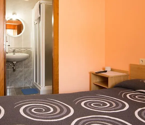 Las Palmeras בית הארחה