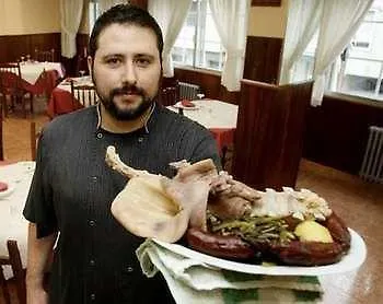 Las Palmeras בית הארחה Lalín