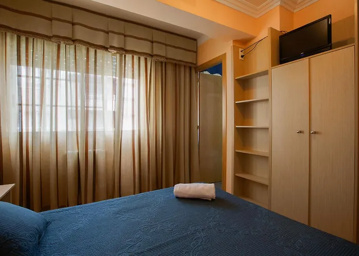 Las Palmeras בית הארחה